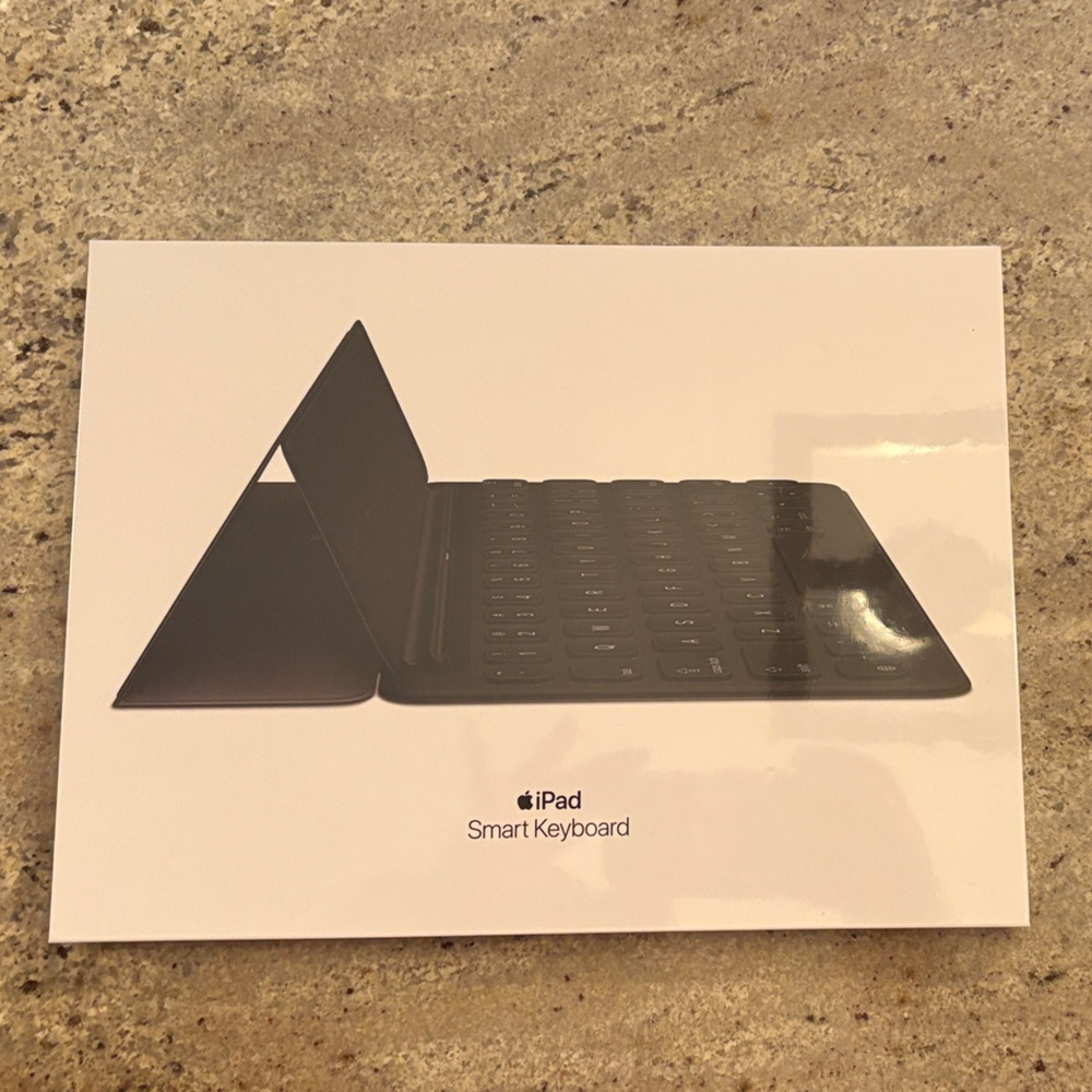 Apple iPad Smart Keyboard - Black